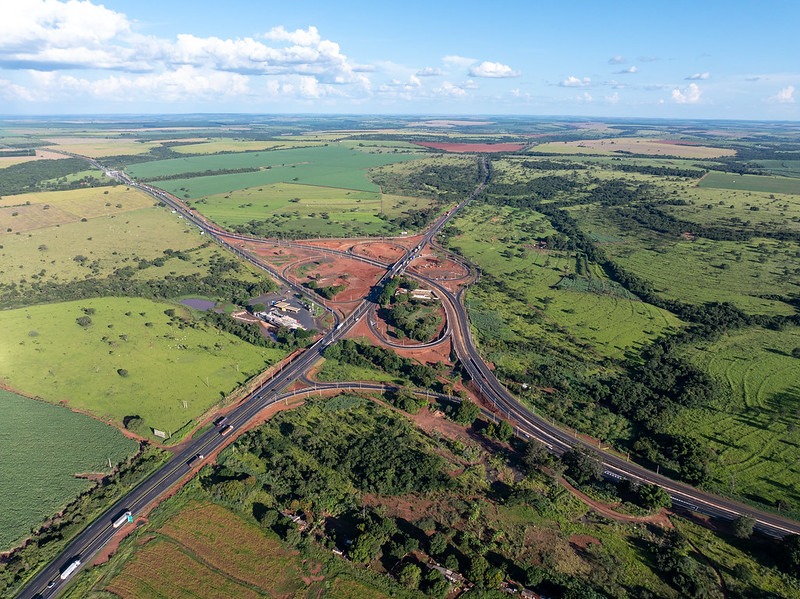 A concessionária Ecovias do Cerrado e ANTT oficializaram a entrega do novo Trevo de Monte Alegre de Minas, no entroncamento das BRs 365 e 153.